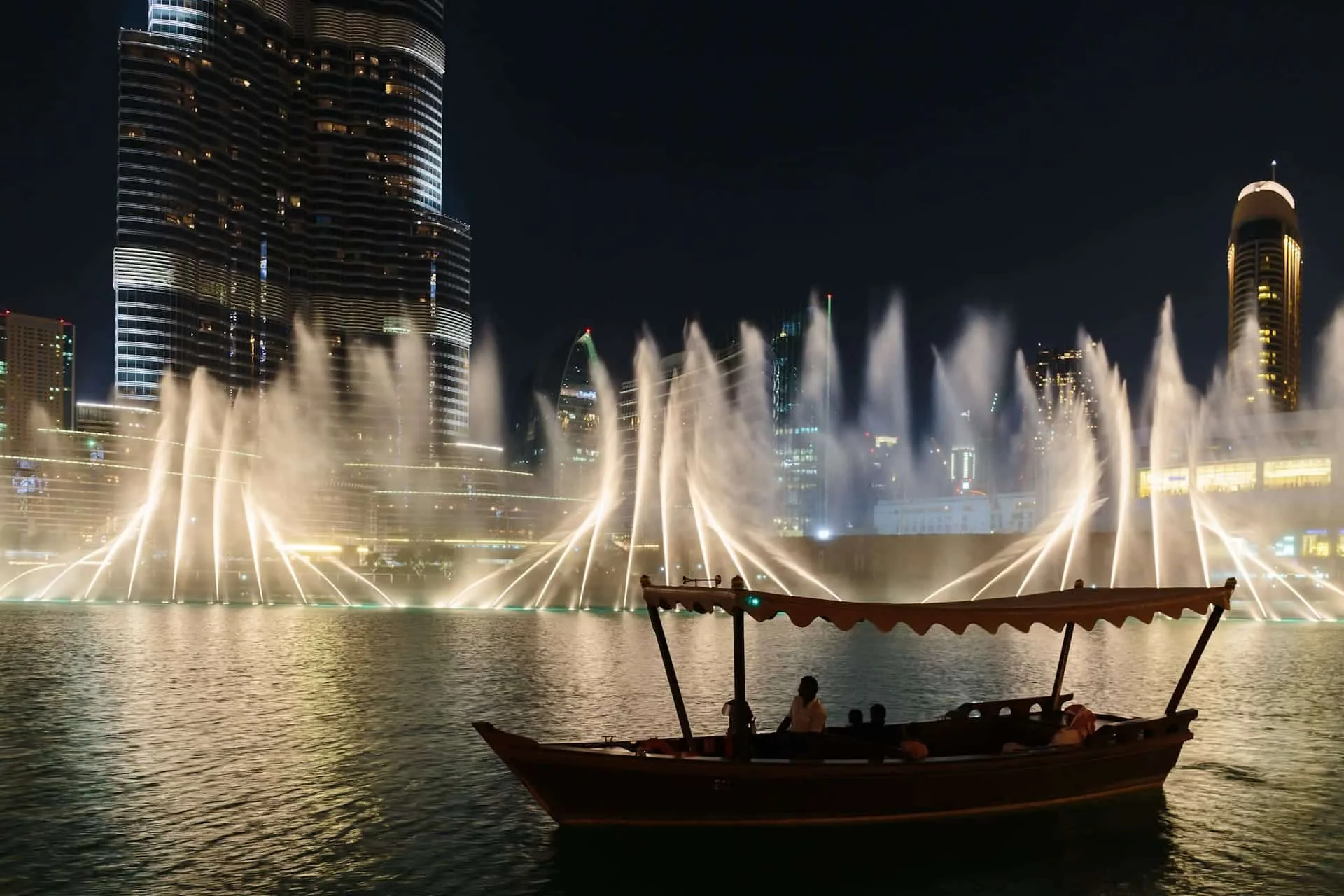 Dubai Fountain Lake Ride