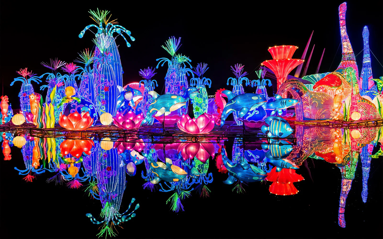 Dubai Garden Glow
