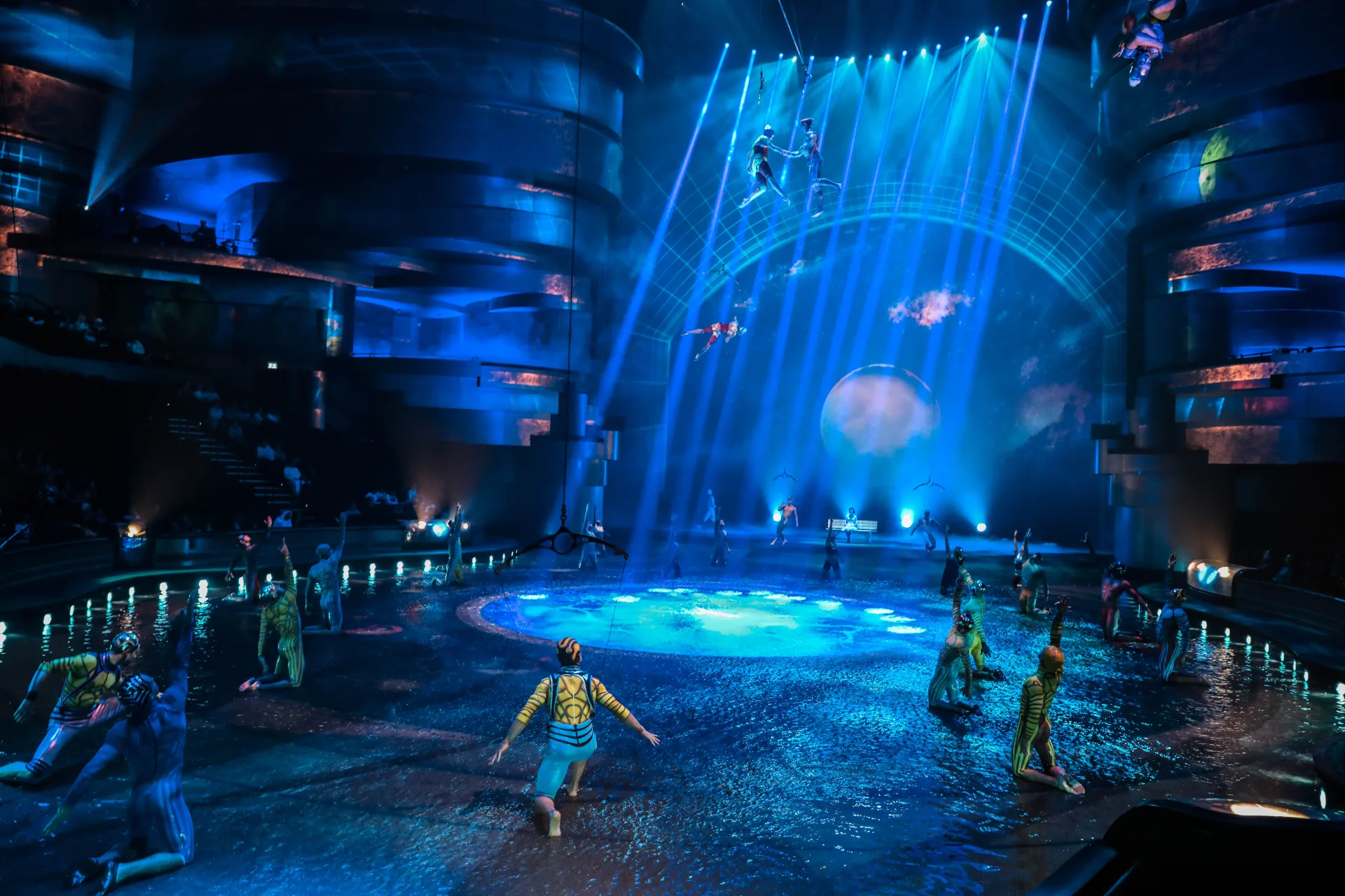 La Perle by Dragone